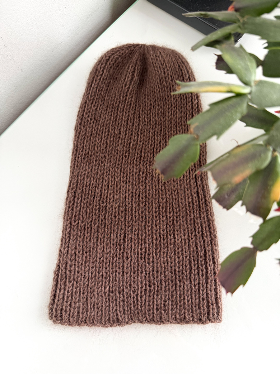 Handgemachte Damenmütze AUREA 100% Baby Merino plus Mohair und Seide 62/15 Mittelbraun