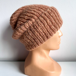 Ręcznie robiona czapka damska MORGANA Alpaka z Jedwabiem 9026/37 Blush