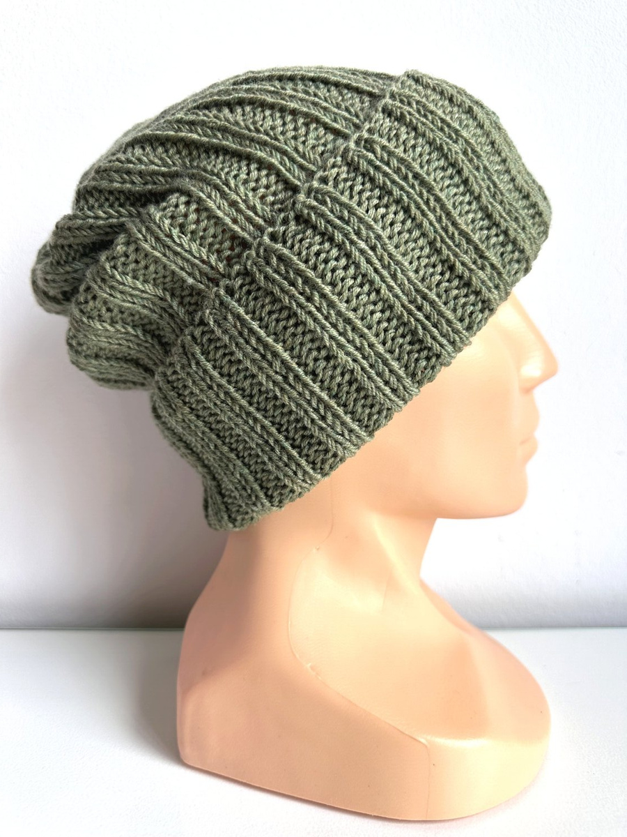 Wywijana czapka merino HELLI 100% Baby Merino 38 Oliwka