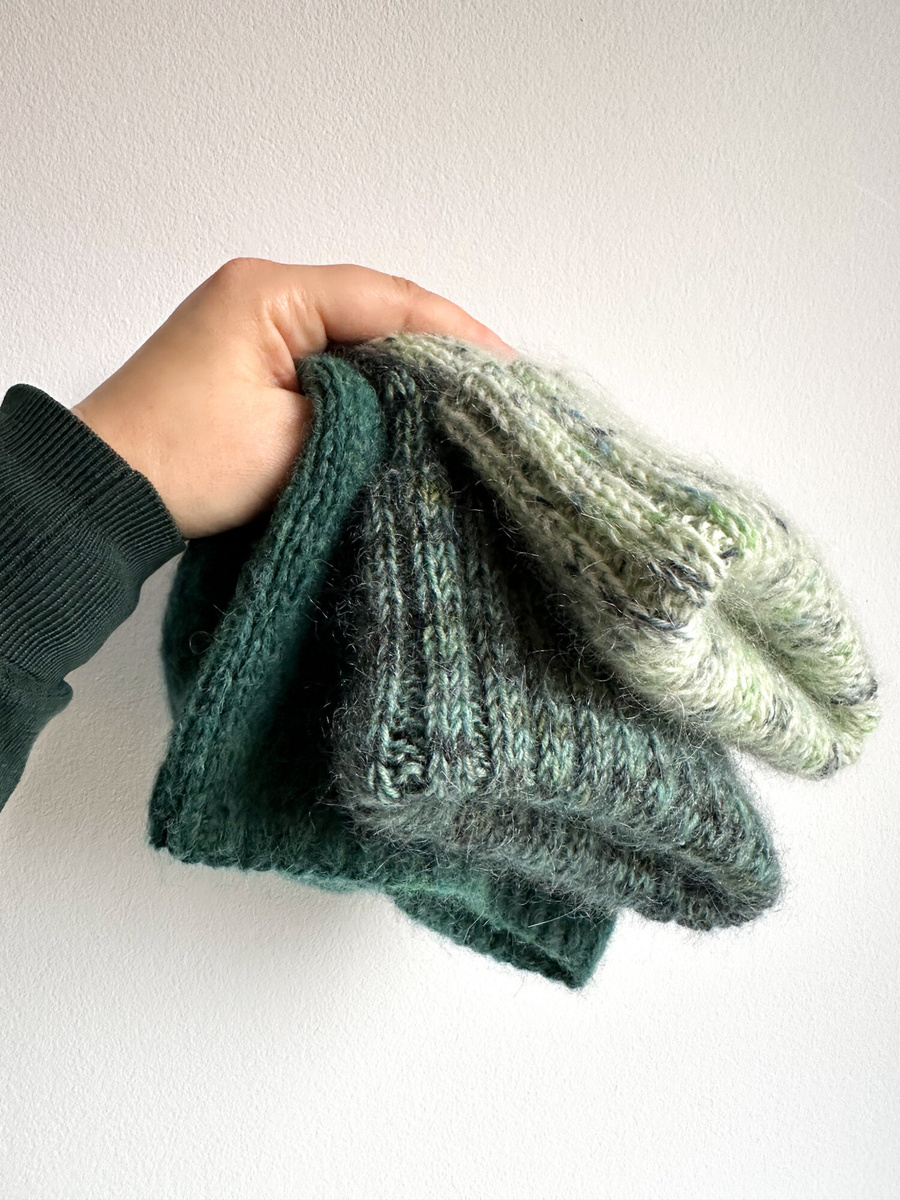 DAISY – czapka beanie handmade baby merino + moher i jedwab 3265 Forest Night
