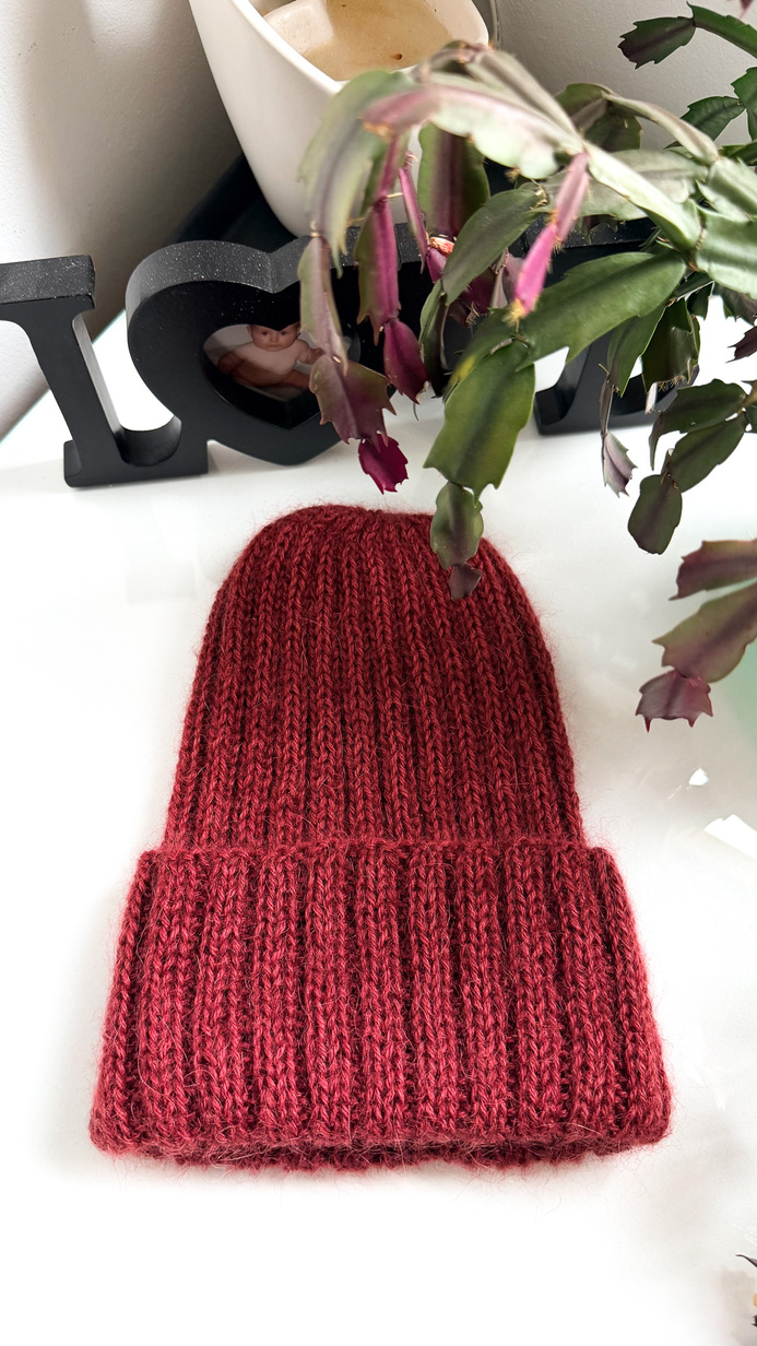 MARGARET Handmade Beanie Alpaca Mohair and Silk 9040 Ostrokrzew