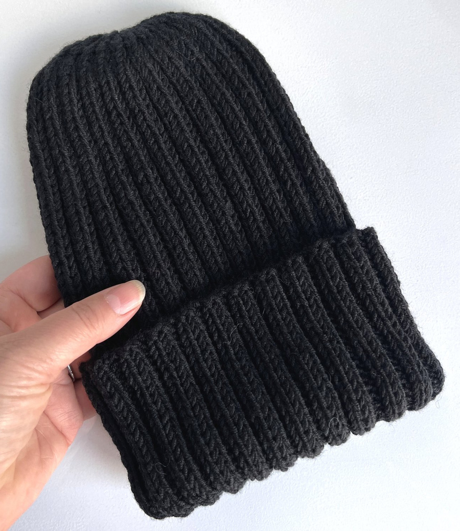 HELLI – czapka wywijana beanie 100% baby merino 21 czarny zimowa