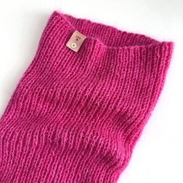 Ręcznie robiony KOMIN AUREA 100% Baby Merino plus moher i jedwab 08/13 Fuksja 35 cm długości