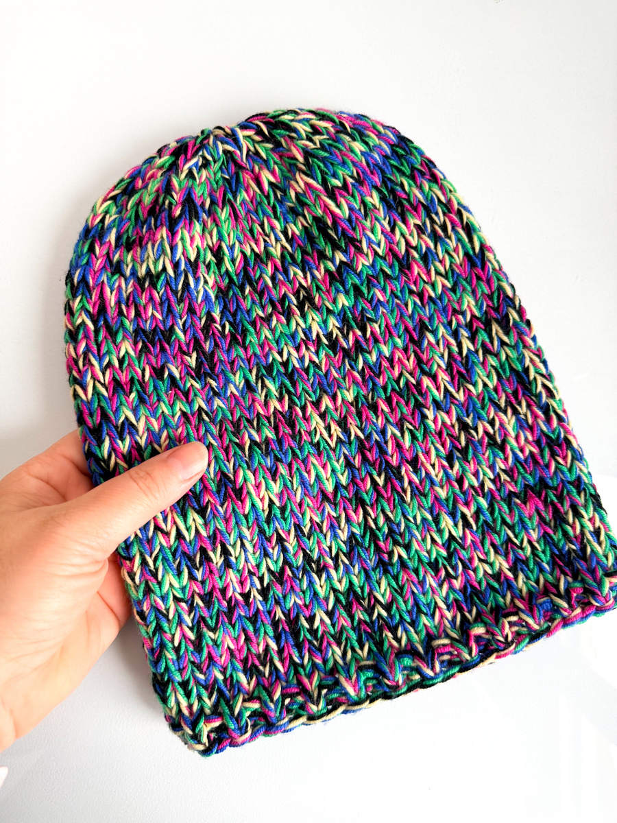 Czarna tęcza – czapka smerfetka merino 21 Czarny multicolor, zimowa, handmade