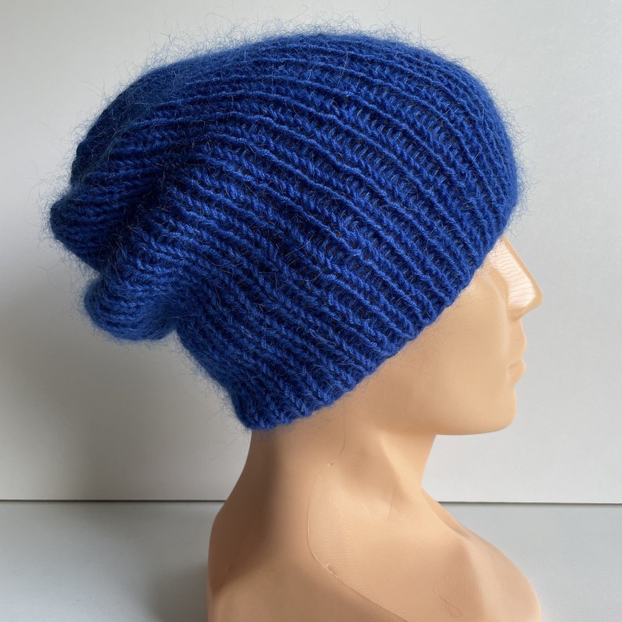 AUREA – ręcznie robiona cienka czapka beanie merino + moher i jedwab damska 33/21 Jaskrawoniebieski