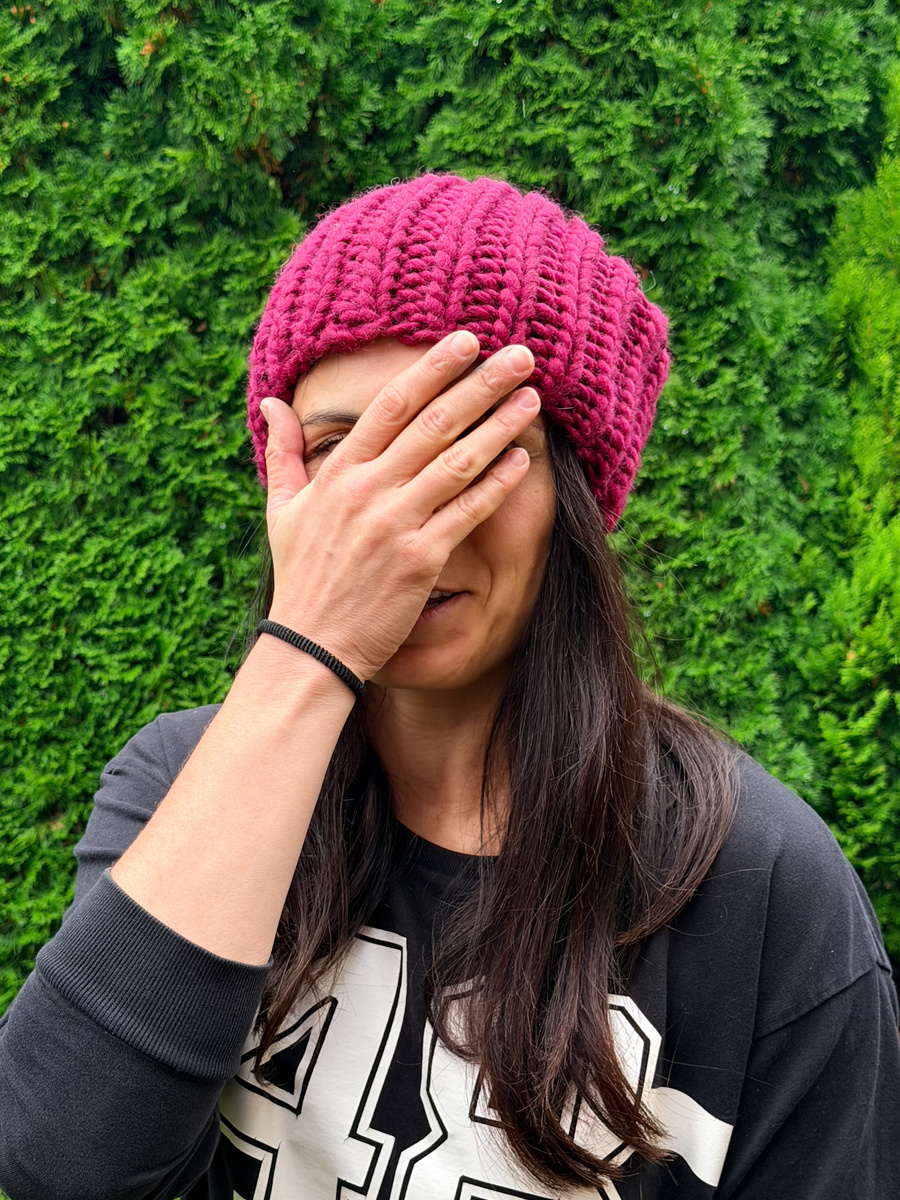 ASHER – gruba czapka zimowa damska z wełny 08 Rubinowy