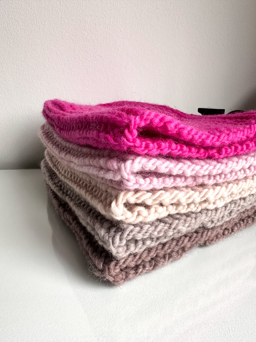 JANKA – gruba czapka zimowa damska z wełny 105 Magenta