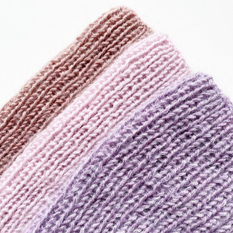 Handgemachte Damenmütze AUREA 100% Baby Merino plus Mohair und Seide 49/41 Wüstenrose