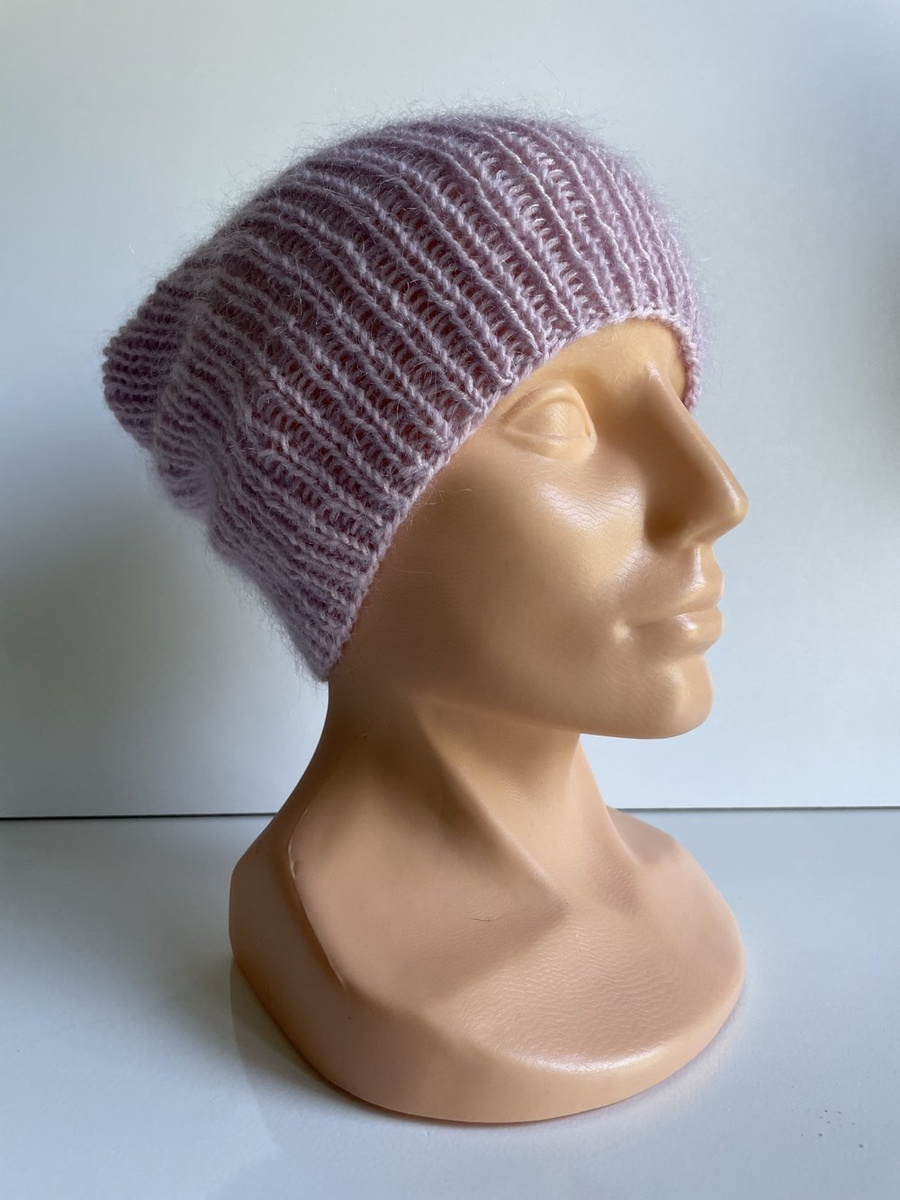 Handgemachte Damenmütze AUREA 100% Baby Merino plus Mohair und Seide 54/09 Puderrosa