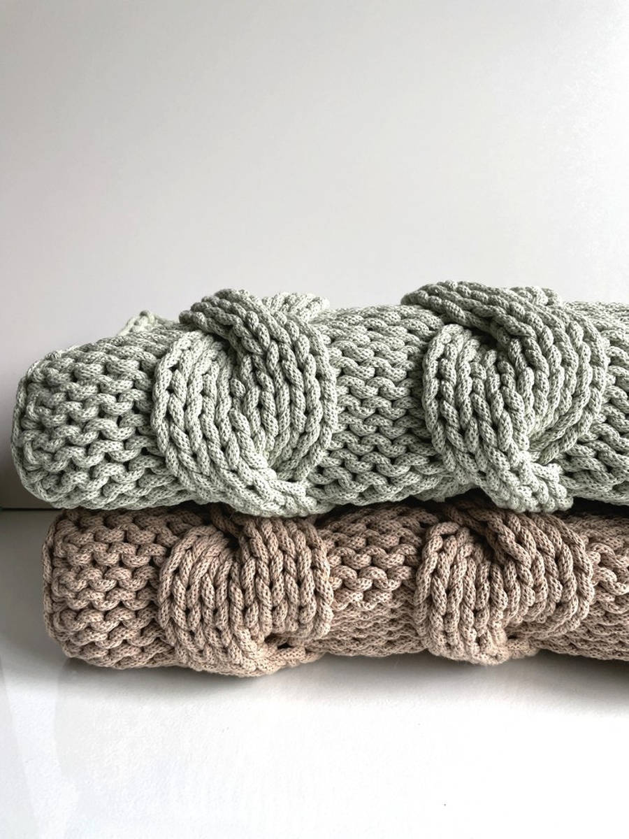 Poduszka ze sznurka bawełnianego DANUSIA Warkocze 665 Pistacja 50x50 cm