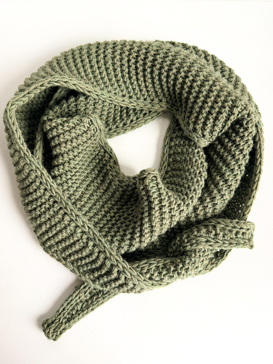 Słodki szalik, apaszka baby merino Nitkowe Love 38 Oliwka