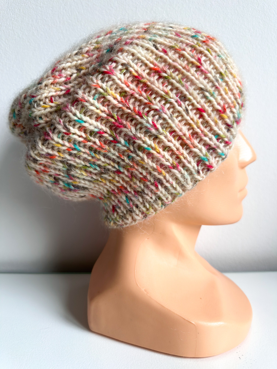 Handmade Czapka damska AUREA 100% Baby Merino plus moher i jedwab 03/29 Wanilia