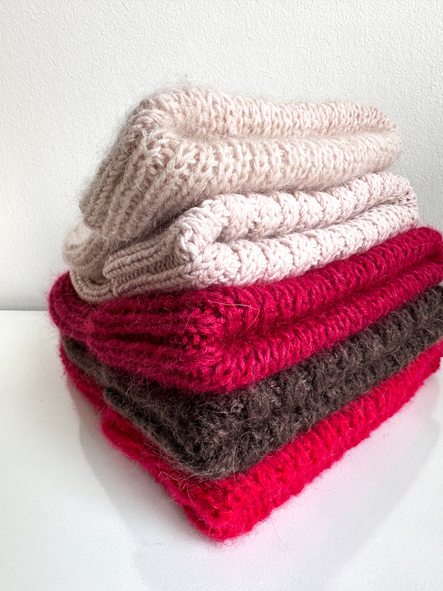Ręcznie robiona czapka beanie MIRA 100% Merino plus moher i jedwab 13 dżins