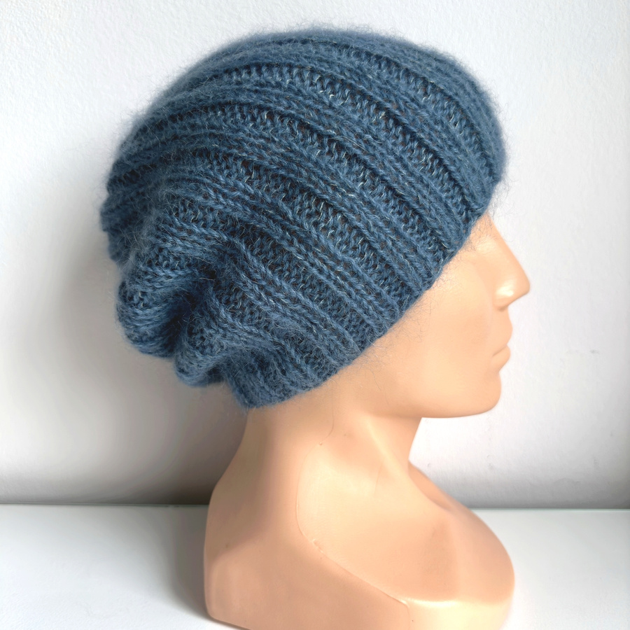 MARGARET Handgemachte Beanie-Mütze Alpaka + Mohair und Seide 6309/27 Mittelblau Petrol