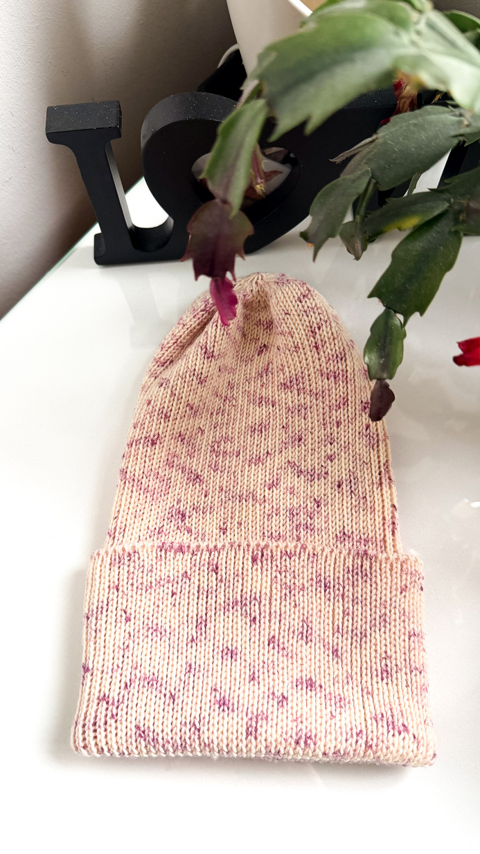 VARELLA – czapka z wełny merino 104 Senny Pył zimowa