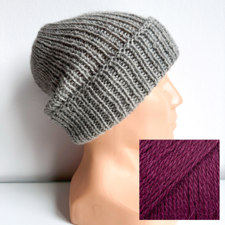 Czapka wywijana zrobiona ręcznie na drutach KIARA 100% Alpaka 9045 rubinowy