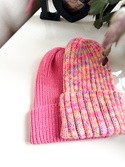 NELLI Handgemachte Beanie-Mütze mit Umschlag aus Merinowolle 14 Tęczowa Posypka