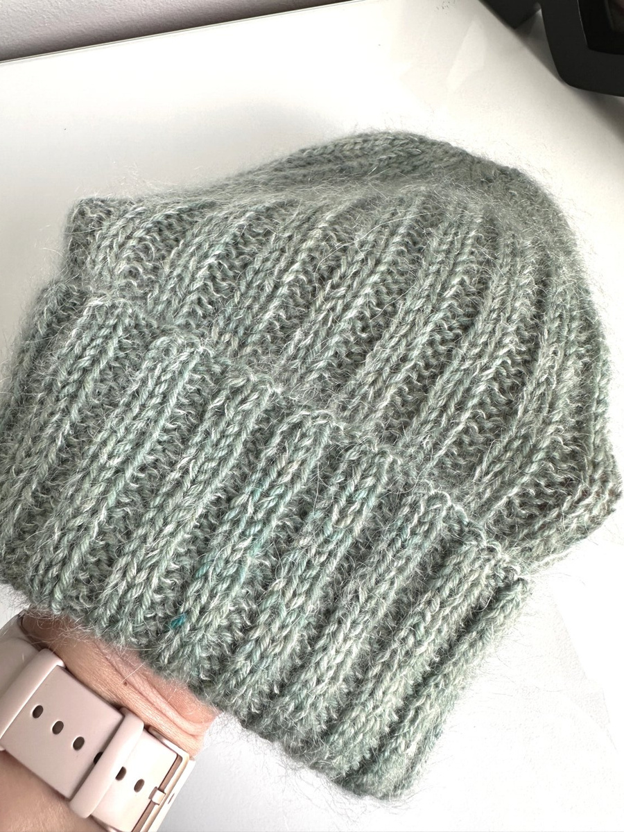 DAISY – czapka beanie z ręcznie farbowanego baby merino + moher i jedwab Szałwia