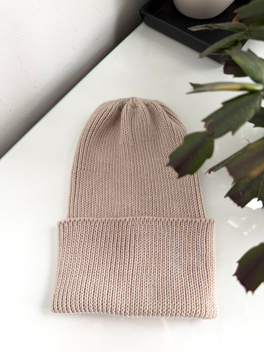 VARELLA Beanie-Mütze mit Umschlag 100% Baby-Merinowolle 63 Sandfarben