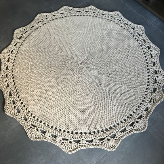 Ręcznie robiony Dywan okrągły ze sznurka bawełnianego CAMEL Z KORONKĄ