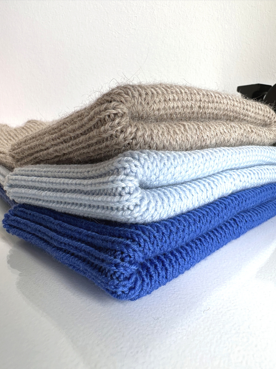 VARELLA – czapka merino beanie wywijana 33 jaskrawoniebieski 100% baby merino