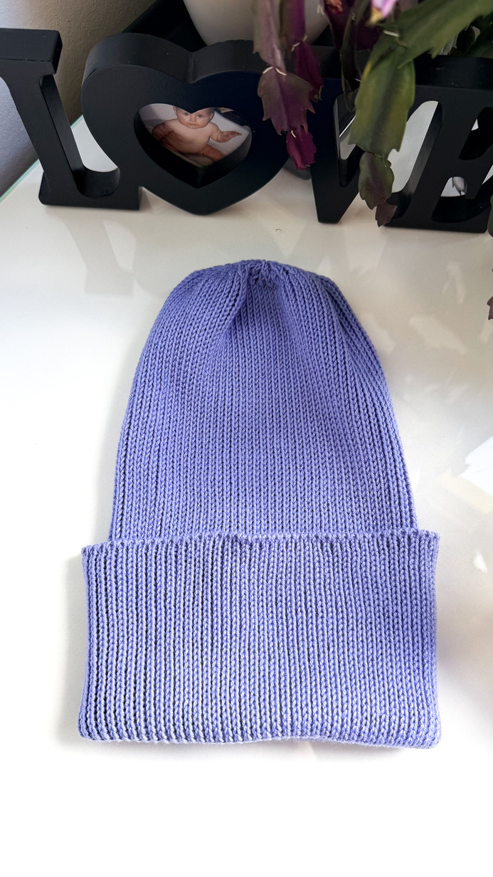 VARELLA Beanie-Mütze mit Umschlag 100% Baby-Merinowolle Lavendel