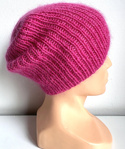 Handgemachte Damenmütze AUREA 100% Baby Merino plus Mohair und Seide 08/13 Fuchsia