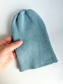 VARELLA Beanie-Mütze aus 100% Baby-Merinowolle 43 Jasny Morski