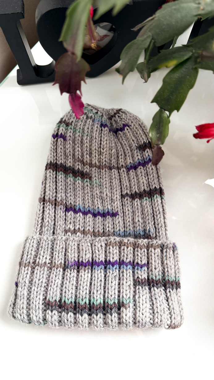 NELLI Handgemachte Merinowoll-Beanie 28 Srebrny Zmierzch