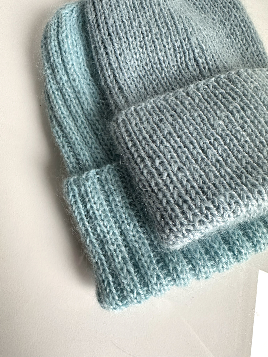 Ręcznie robiona czapka beanie AUREA 100% Baby Merino plus moher i jedwab 43/08 Jasny Morski
