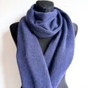 Ciepły i przytulny szal Nitkowe Love 220x32 cm 100% Alpaka 4305 Ciemne Indygo