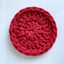Podkładka pod kubek ze sznurka bawełnianego 14 cm czerwona
