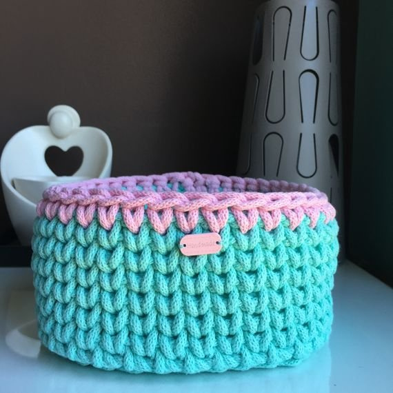 Ręcznie robiony Koszyk ze sznurka bawełnianego turkusowo 600 różowy 300 dno 20x20, wysokość 12 cm