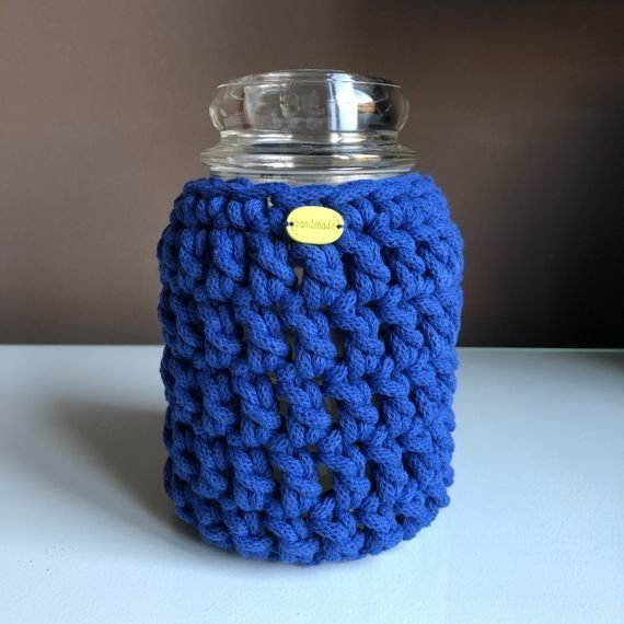 Ręcznie robiony Sweterek na świecę ze sznurka bawełnianego 490 niebieski